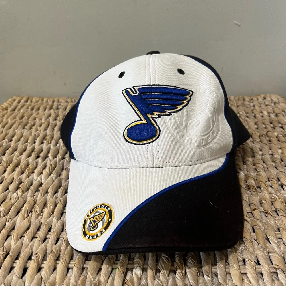 Fan Favorite Licensed NHL‎ Hockey St Louis Blues Hat Snap back Black White Blue